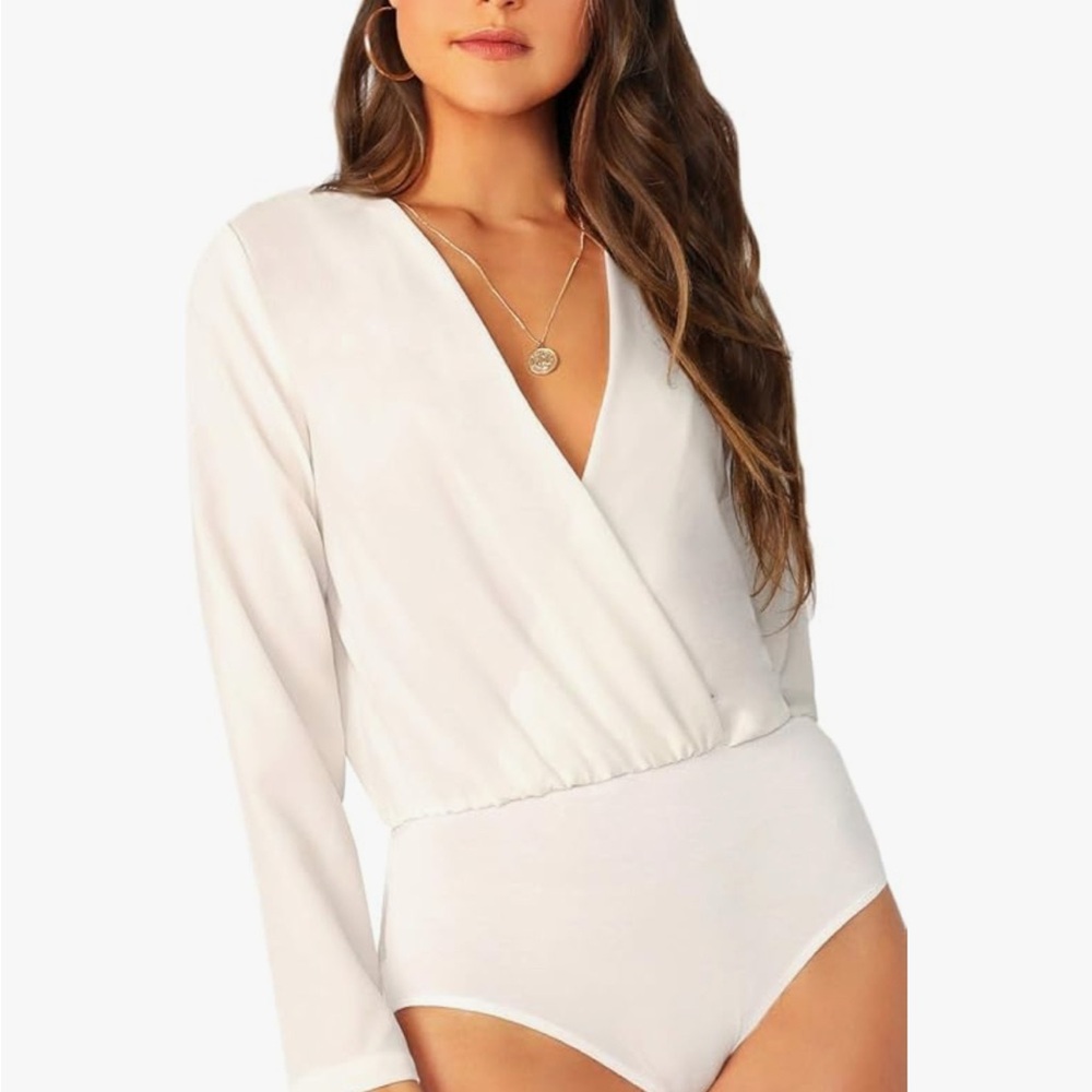 Elegant White Long Sleeve Bodysuit
